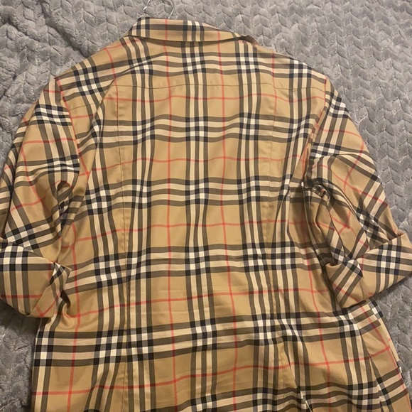 Burberry Women’s Button Up - Picture 4 of 5